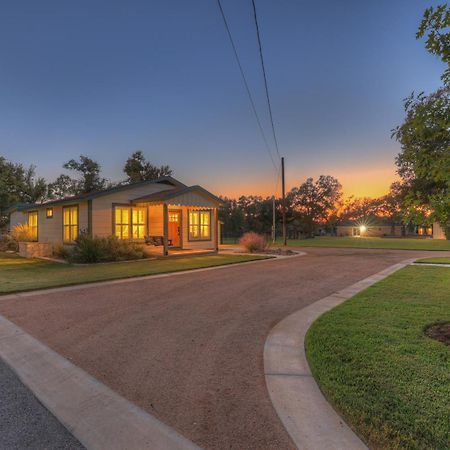 Upscale Home With Pool And Firepit - Close To Mercer St! Dripping Springs Exterior photo