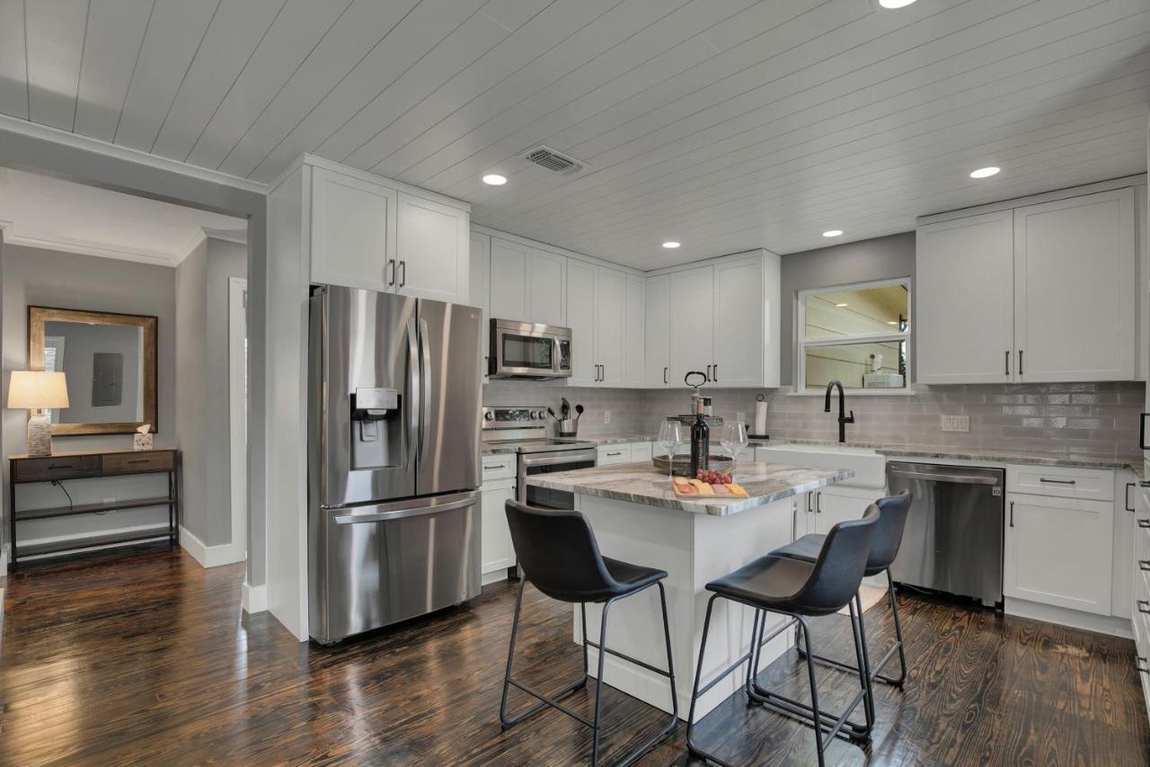 Upscale Home With Pool And Firepit - Close To Mercer St! Dripping Springs Exterior photo