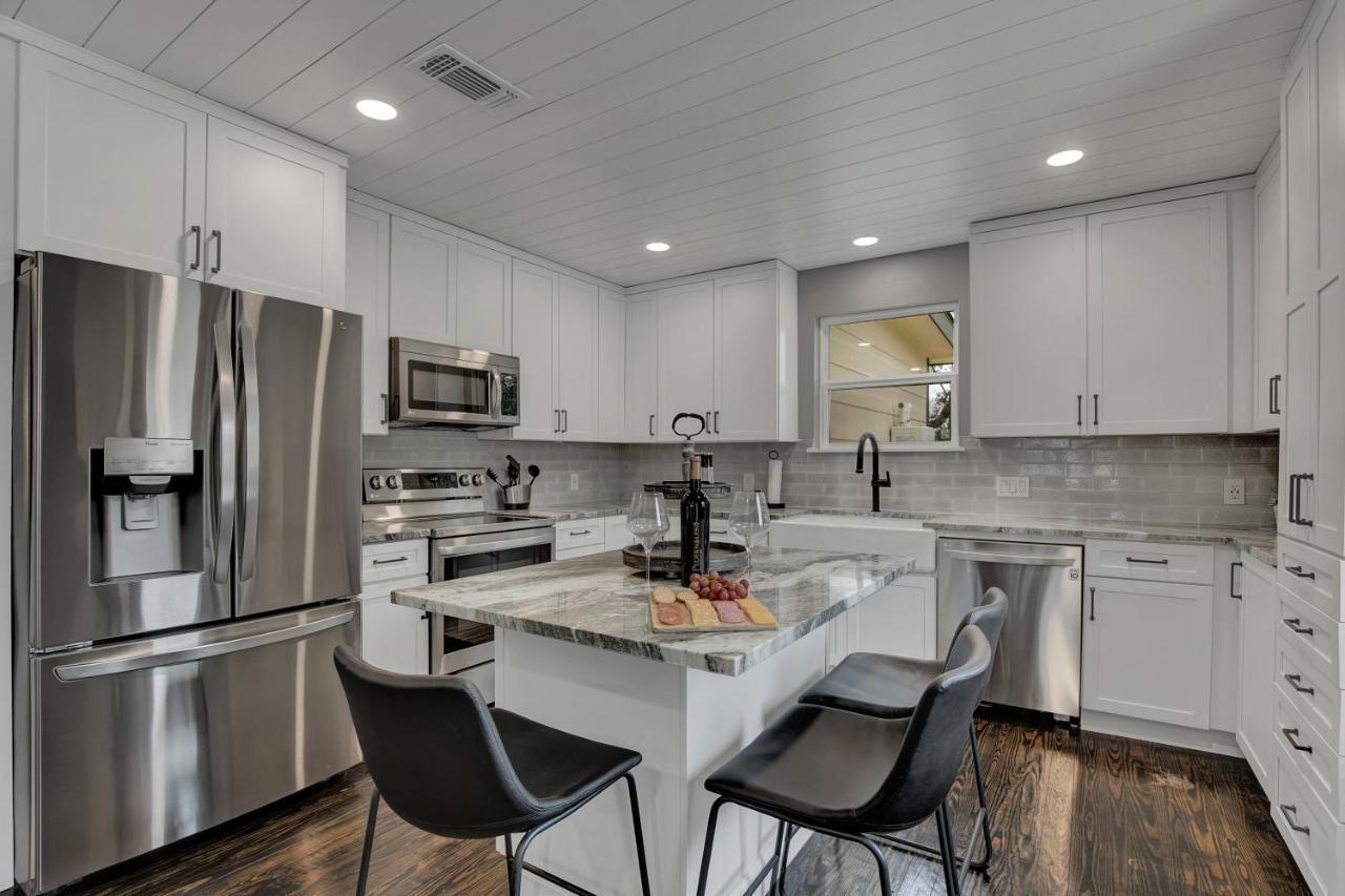 Upscale Home With Pool And Firepit - Close To Mercer St! Dripping Springs Exterior photo