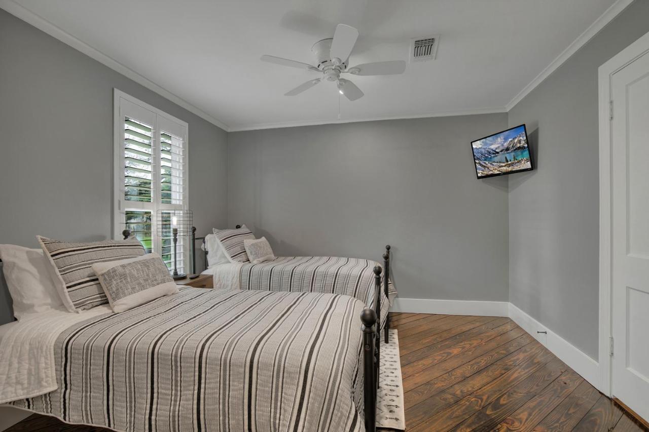 Upscale Home With Pool And Firepit - Close To Mercer St! Dripping Springs Exterior photo
