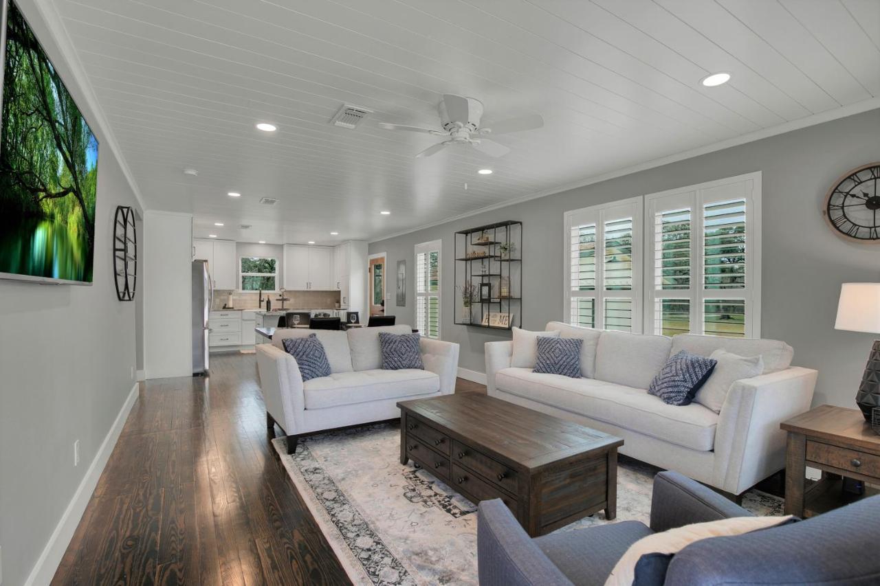 Upscale Home With Pool And Firepit - Close To Mercer St! Dripping Springs Exterior photo