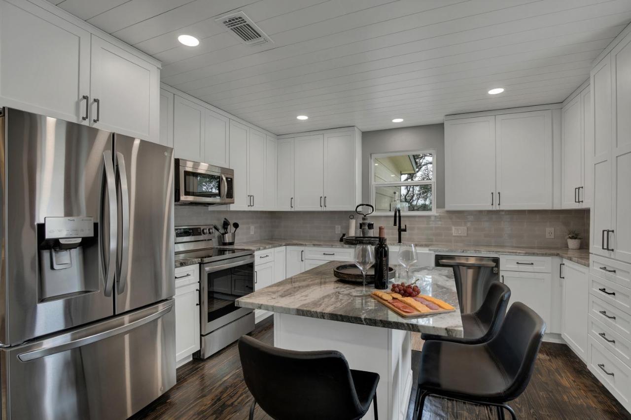 Upscale Home With Pool And Firepit - Close To Mercer St! Dripping Springs Exterior photo