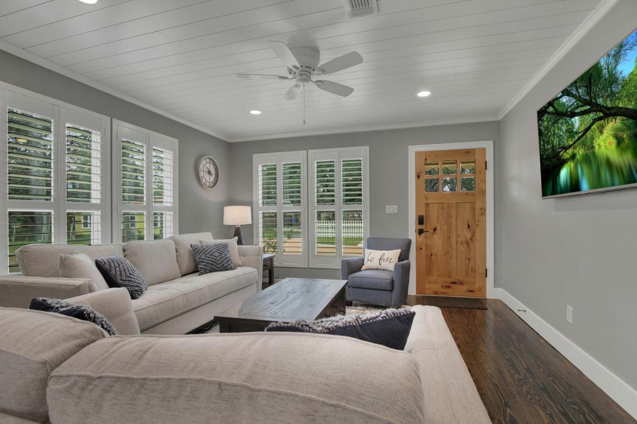 Upscale Home With Pool And Firepit - Close To Mercer St! Dripping Springs Exterior photo