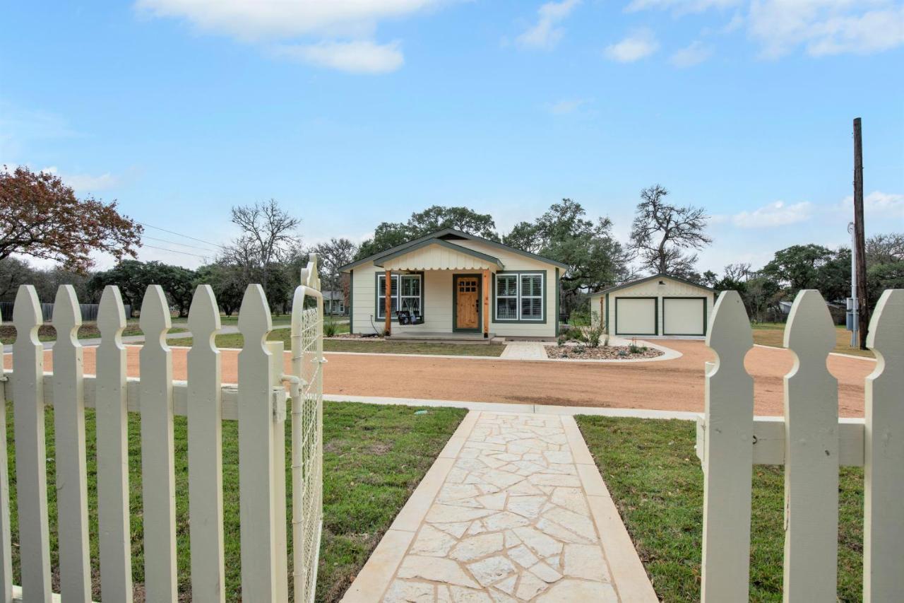 Upscale Home With Pool And Firepit - Close To Mercer St! Dripping Springs Exterior photo